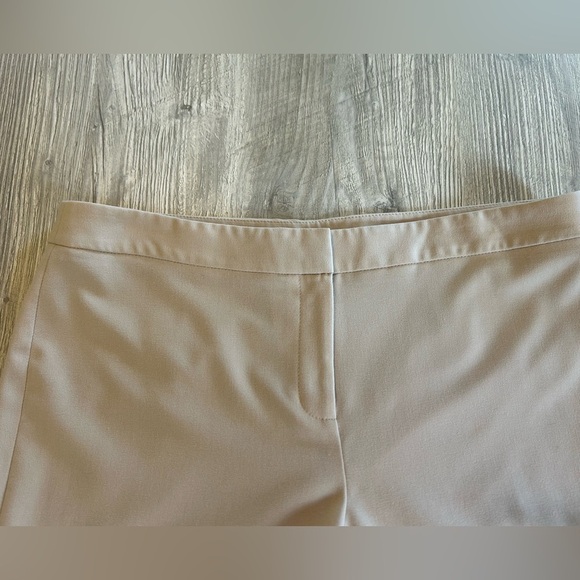 Anne Klein Women's Beige Viscose Blend Dress Pants Trousers Measures 35” x 32”. - Picture 4 of 10